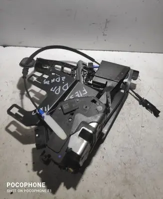 Ford Fiesta Front door lock 40524133 8A6AA21812CE