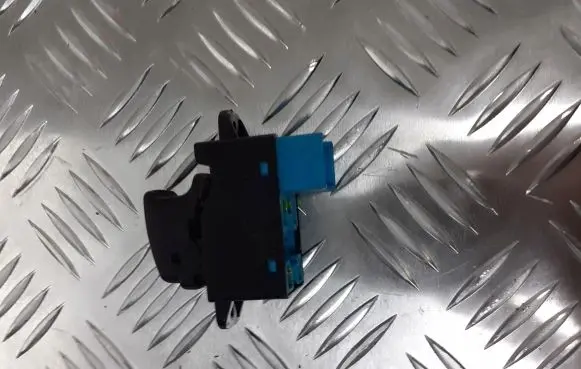 KIA Rio Electric window control switch
