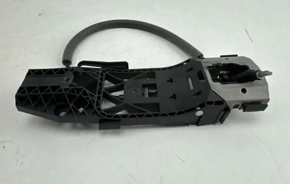 Audi Q2 - Front door exterior handle/bracket 5N0837017D