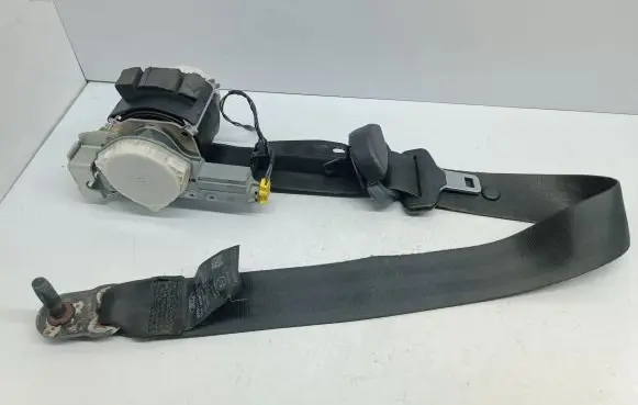 Ford Fiesta Front seatbelt 8V51A61295CN 34060414 34043218B