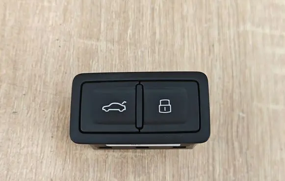 Audi Q3 F3 Tailgate/boot open switch button 4G0959831D