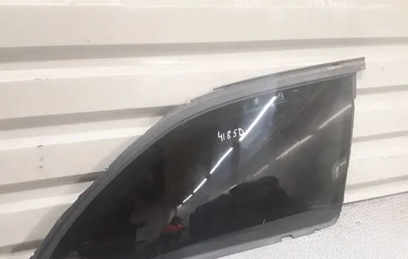 Skoda Octavia Mk2 (1Z) Rear side window 