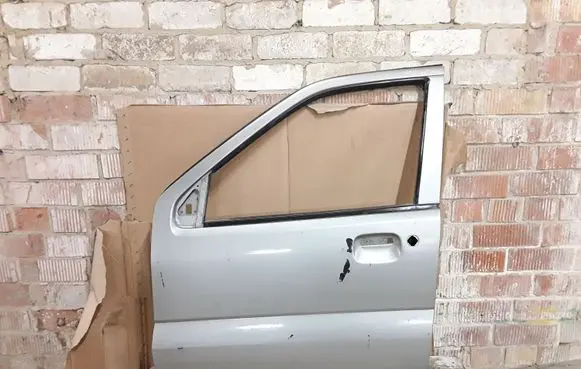 Suzuki Ignis Front door