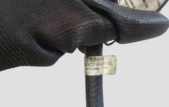 Jaguar XE Fuel line pipe G4D39B337CB