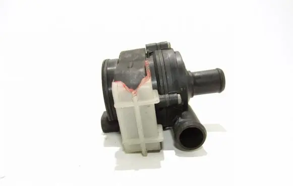 Mercedes-Benz C W204 Water pump 3130591163
