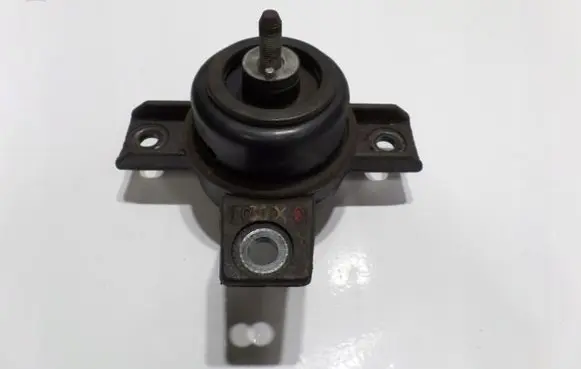 KIA Sorento Engine mount bracket 493002PODU