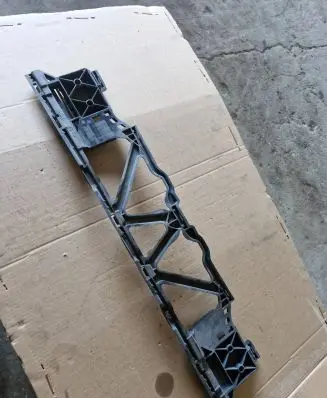 Mercedes-Benz E W212 Front bumper mounting bracket A2128852765