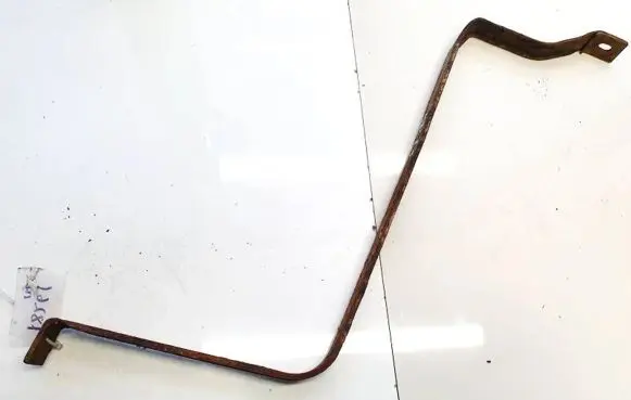Fuel tank mounting bracket
