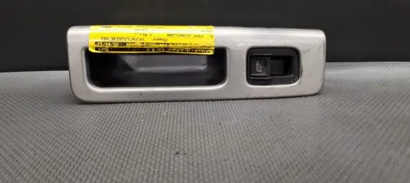 Volvo V50 Quarter vent window switch 6663819