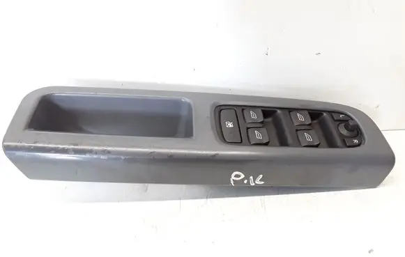Volvo V50 Electric window control switch 8679473 30795081
