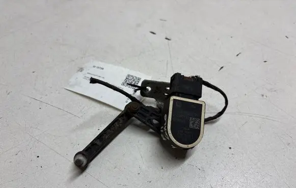 BMW 5 F10 F11 Headlight/headlamp level sensor 6784075