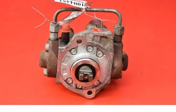 Toyota Auris 150 Fuel injection high pressure pump 221000R040