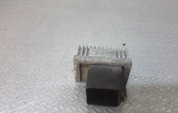 Renault Clio III Glow plug pre-heat relay 7700115078
