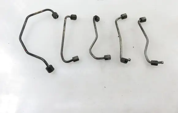 KIA Sorento Fuel injector supply line/pipe 