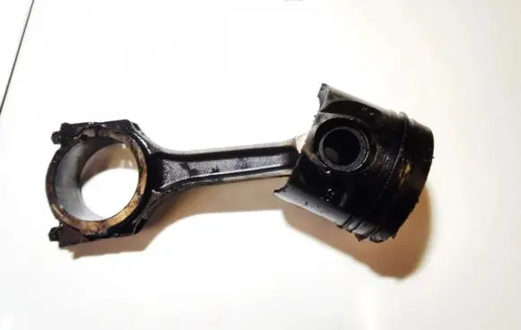 Ford Mondeo Mk III Piston with connecting rod H268X