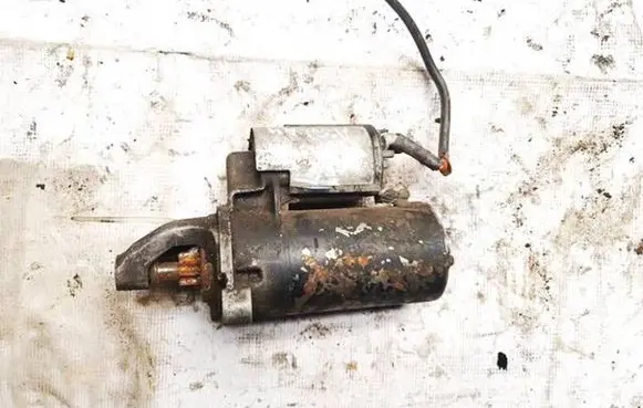 Audi A4 S4 B5 8D Starter motor 1005821726