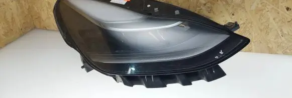 Tesla Model 3 Headlight/headlamp 3933316