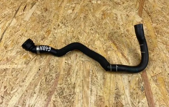 BMW 1 F40 Engine coolant pipe/hose 6832801