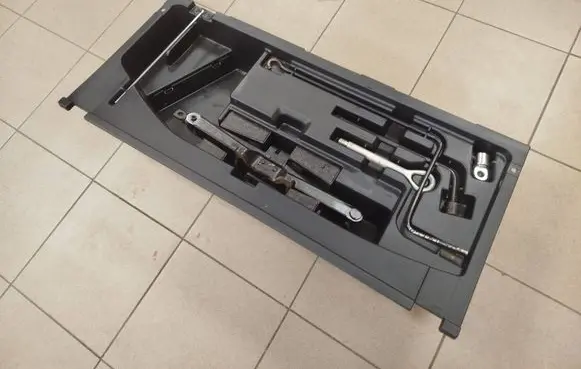 Lexus RX 330 - 350 - 400H Tool set 6499148030