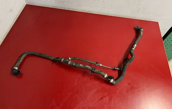 Engine coolant pipe/hose