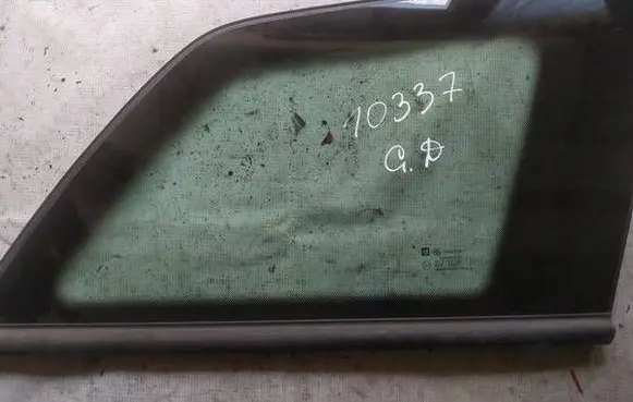 Opel Astra H Rear side window as2