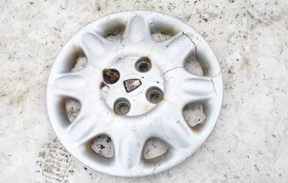 Rover 620 R15 wheel hub/cap/trim bourbon6398
