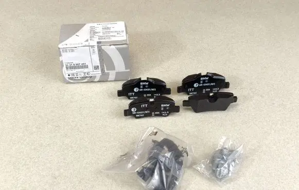 Mini Clubman F54 Brake pads (rear) 8867491