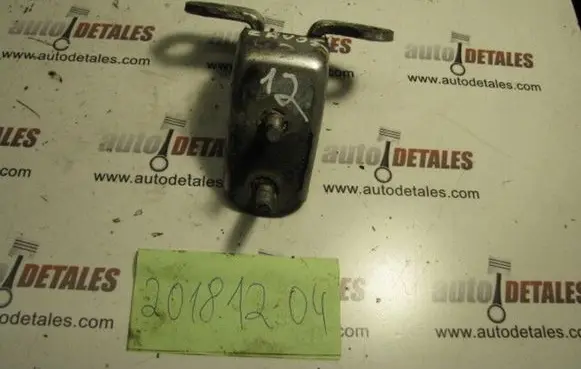Honda CR-V Rear door lower hinge