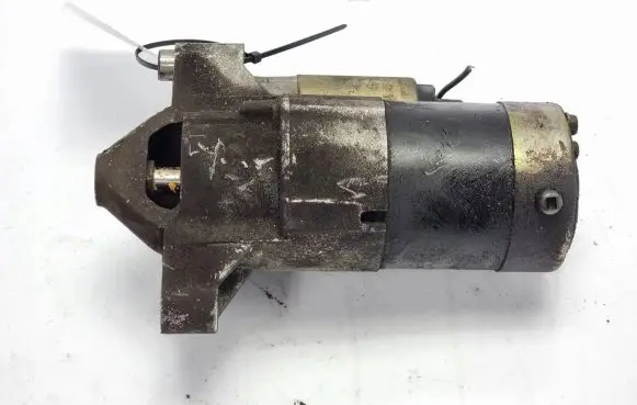 Peugeot 406 Starter motor M000T85381