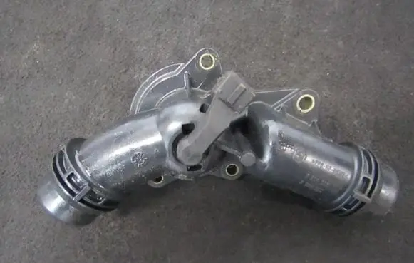 BMW X5 E53 Engine coolant pipe/hose 7509228 7509227