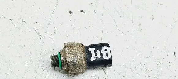 BMW 1 E81 E87 Air conditioning (A/C) pressure sensor 