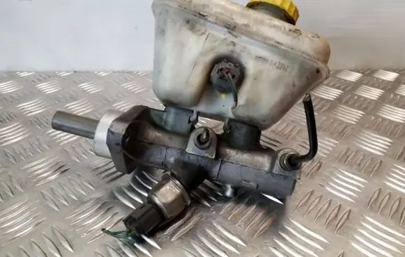 Master brake cylinder