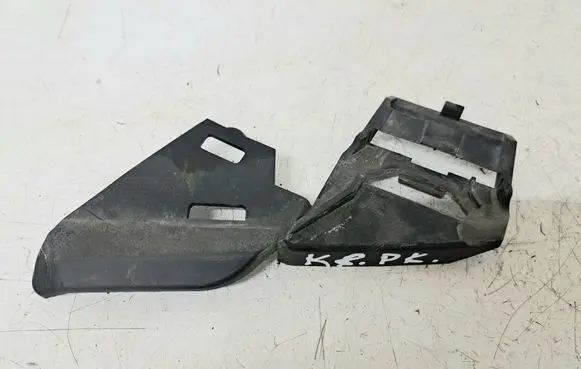 Volvo V50 Headlight/headlamp mounting bracket 