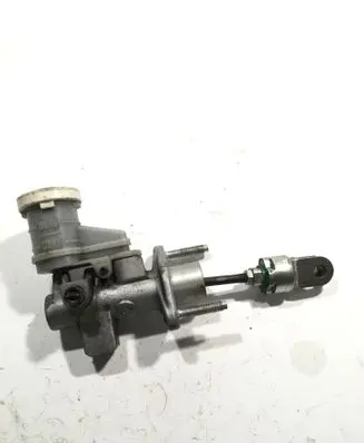 Mitsubishi L200 Clutch master cylinder 