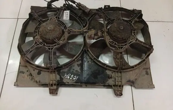 Opel Frontera B Radiator cooling fan shroud 