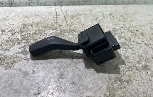 Ford Focus Other switches/knobs/shifts 17D9402 PA6GF30 DX1AA