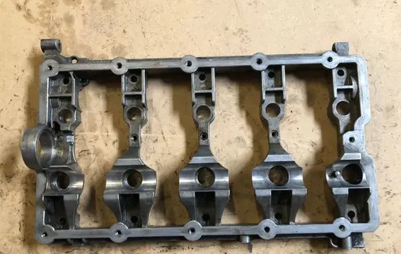 Volkswagen Golf Plus Rocker cam cover 03G103308B