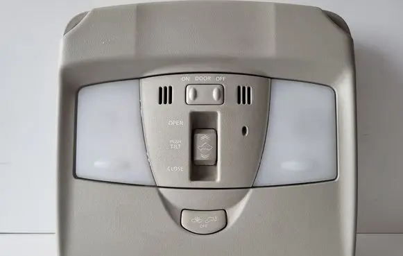 Nissan Murano Z51 Front seat light