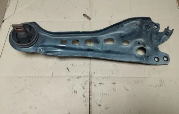 Rear control arm