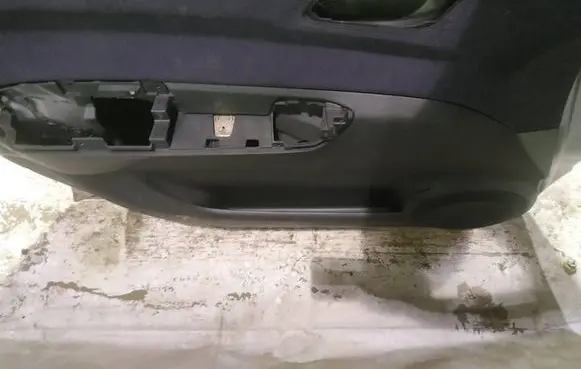 Honda FR-V Front door card panel trim