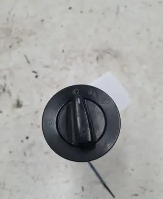 Volkswagen Golf IV Light switch 1C0941531
