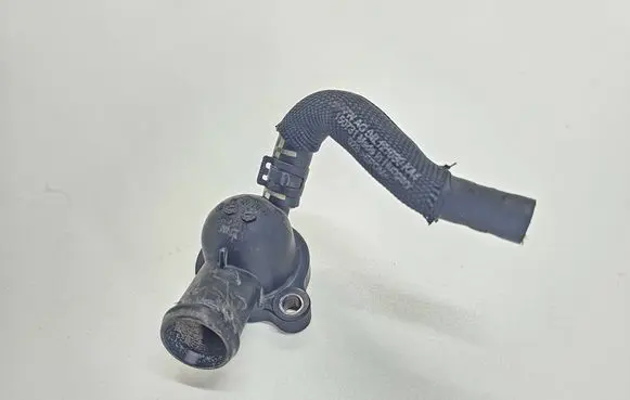 Engine coolant pipe/hose