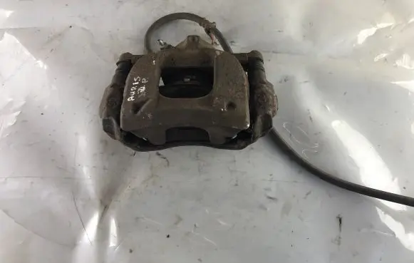 Toyota Auris 150 Front brake caliper
