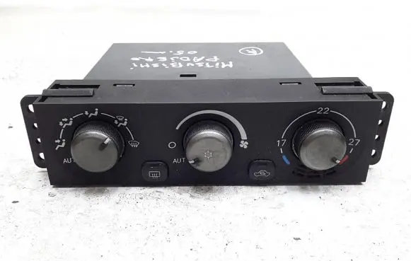 Mitsubishi Pajero Climate control unit 1465700022