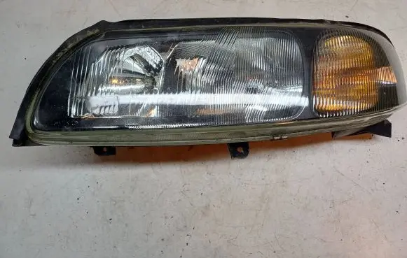 Volvo V70 Headlight/headlamp 8693547 89007897