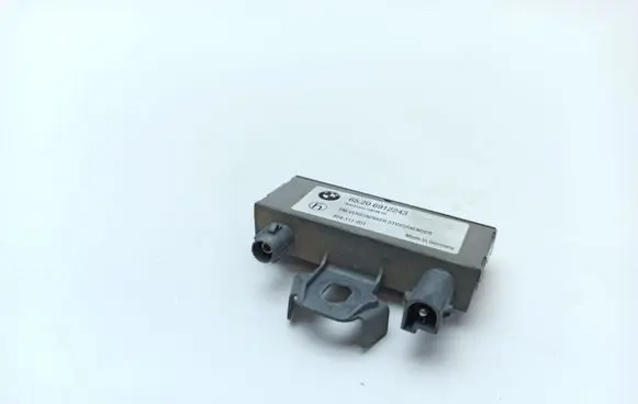 BMW Z4 E85 E86 Aerial antenna amplifier 65206912243 6912243