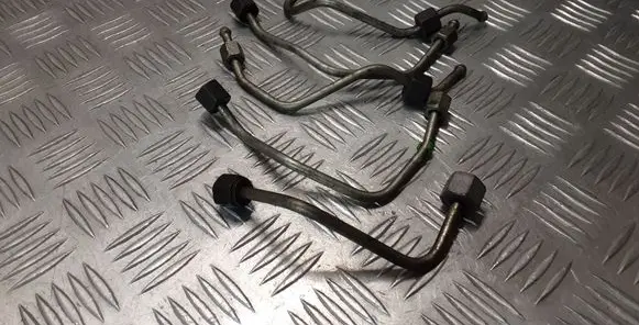Ford Kuga II Fuel injector supply line/pipe 
