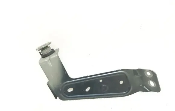 Volvo XC90 Fender mounting bracket