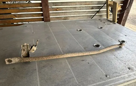 Opel Vivaro Rear traction arm rod 