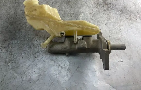 Toyota Corolla E120 E130 Master brake cylinder